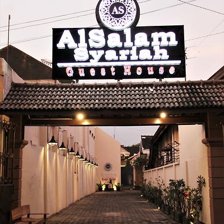 Alsalam Syariah Guesthouse Solo Екстериор снимка