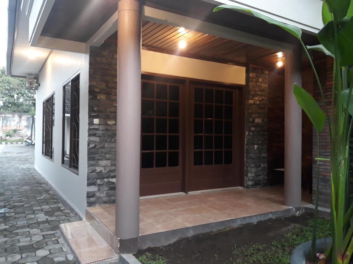 Alsalam Syariah Guesthouse Solo Екстериор снимка