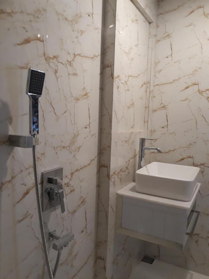 Alsalam Syariah Guesthouse Solo Екстериор снимка