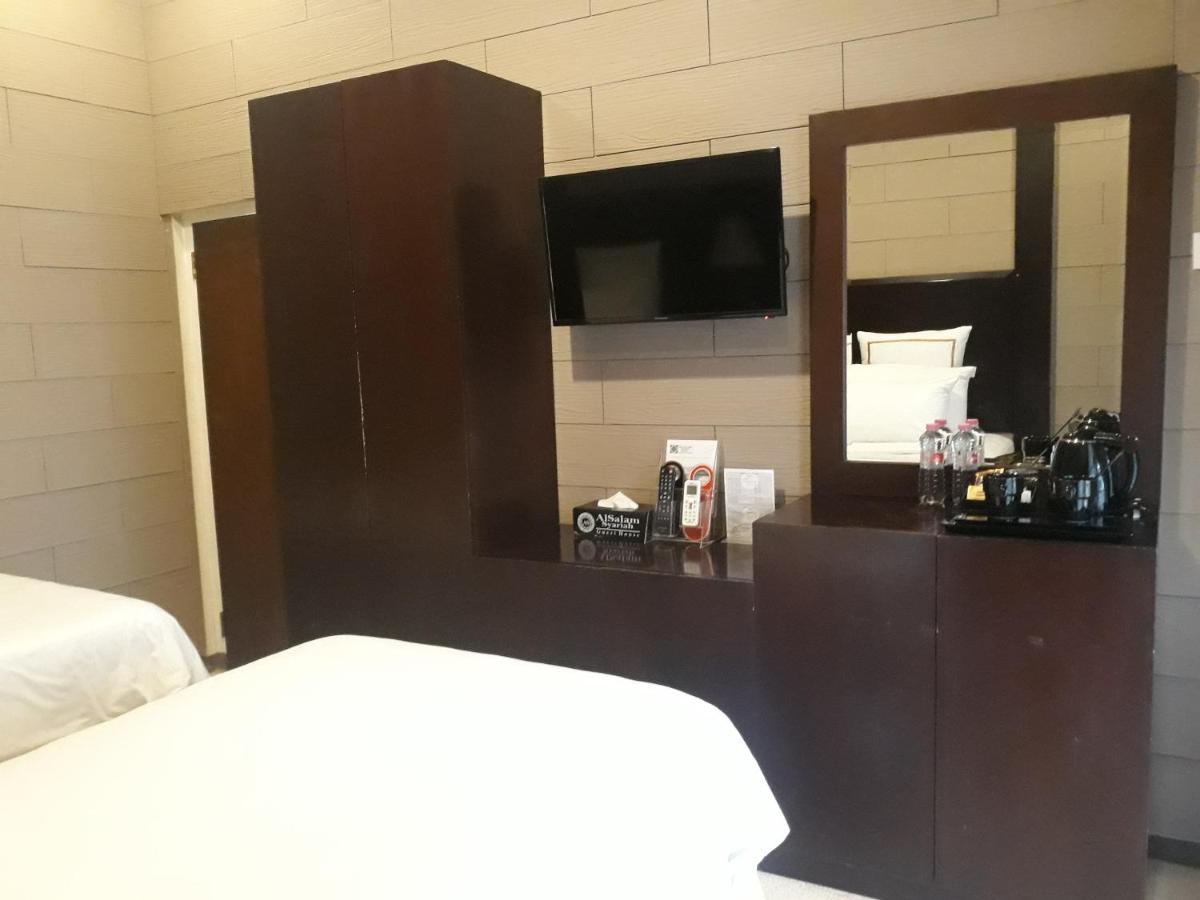 Alsalam Syariah Guesthouse Solo Екстериор снимка