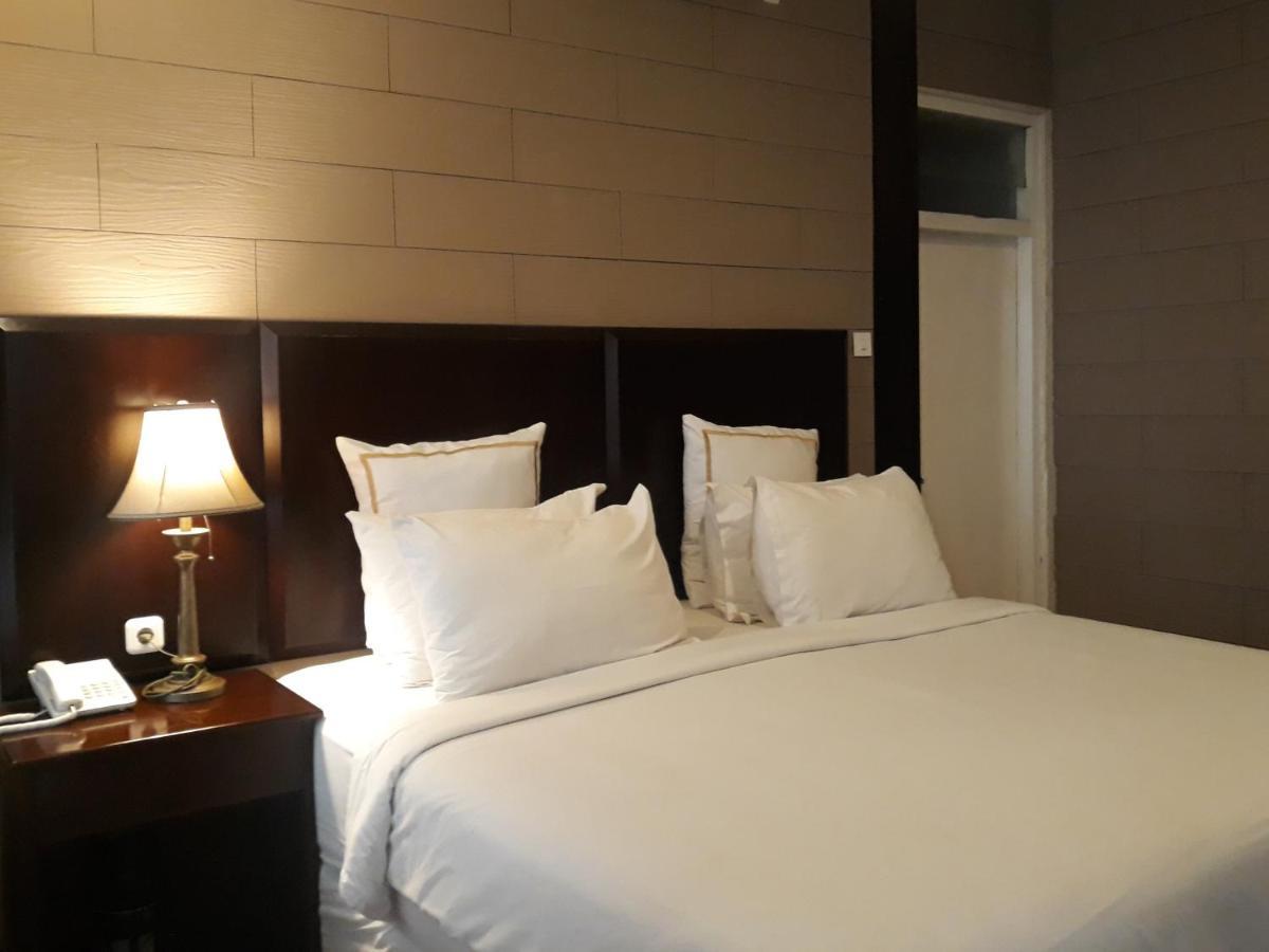Alsalam Syariah Guesthouse Solo Екстериор снимка