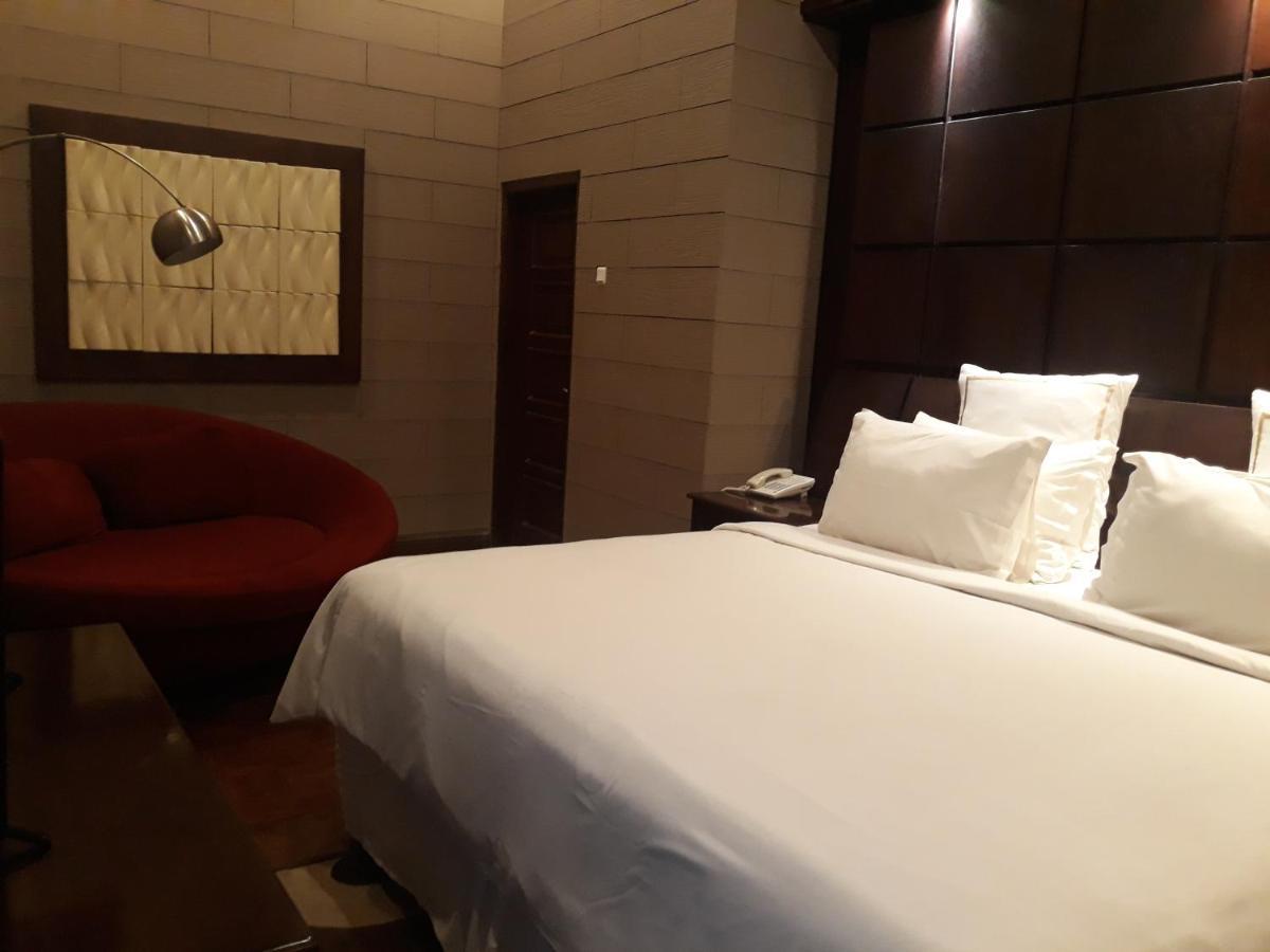 Alsalam Syariah Guesthouse Solo Екстериор снимка