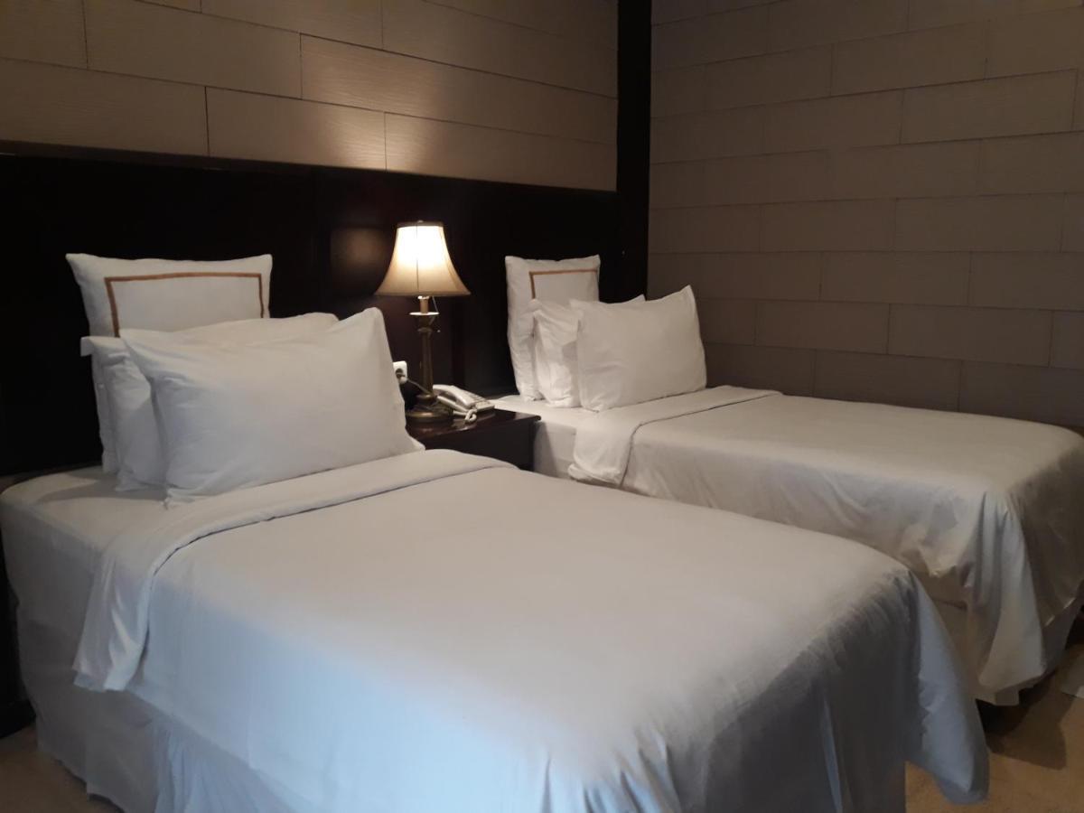 Alsalam Syariah Guesthouse Solo Екстериор снимка