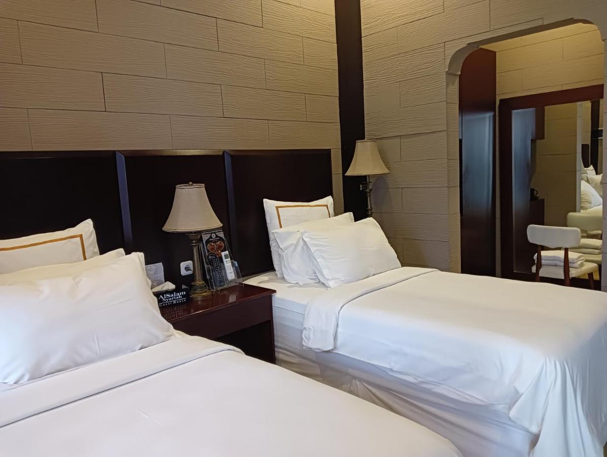 Alsalam Syariah Guesthouse Solo Екстериор снимка