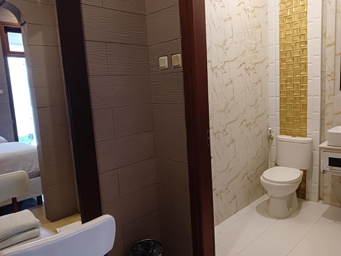 Alsalam Syariah Guesthouse Solo Екстериор снимка