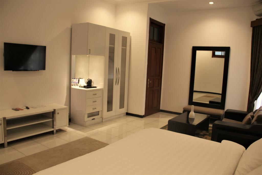 Alsalam Syariah Guesthouse Solo Екстериор снимка