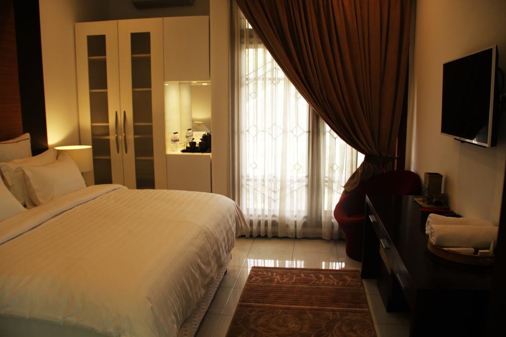 Alsalam Syariah Guesthouse Solo Екстериор снимка