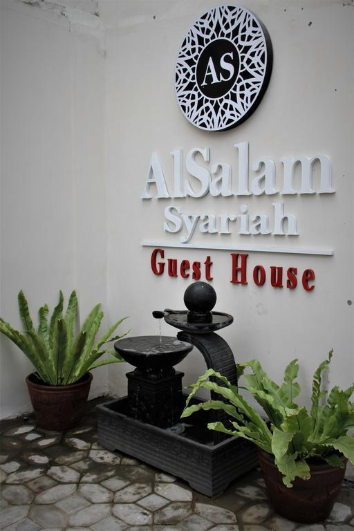 Alsalam Syariah Guesthouse Solo Екстериор снимка